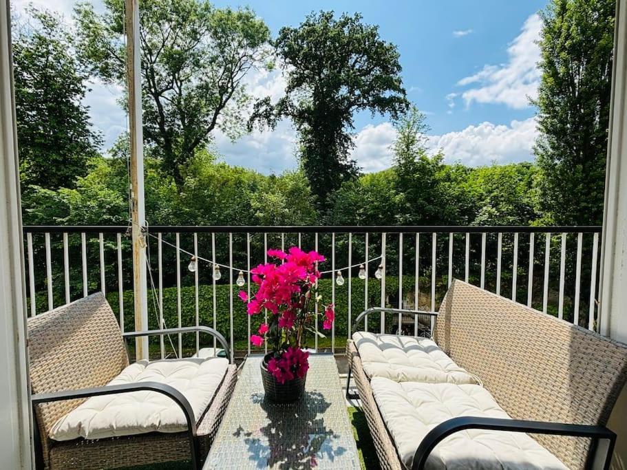 Proche Chateau De Versailles Avec Balcon Vu Sur Une Foret Et Parking Gratuit Pour 5 Personnes Maximum Exteriör bild